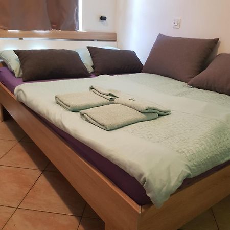 Apartmani Petra Pula Zewnętrze zdjęcie
